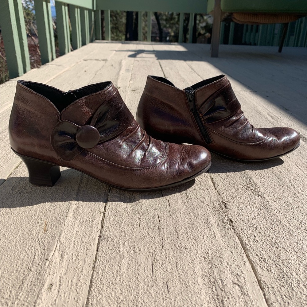 brown leather heels!